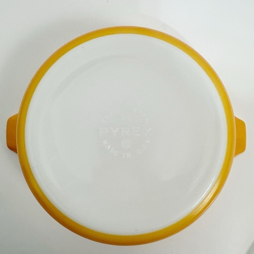 Pyrex Town & Country Cross Stitch Star Orange Casserole Dish With Lid - Picture 8 of 13